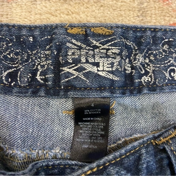 Women’s Express Denim Jean Shorts with Cuffed Detail - Picture 4 of 4